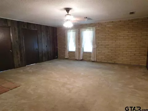 209 Maple, Gilmer, TX 75644 photo 6