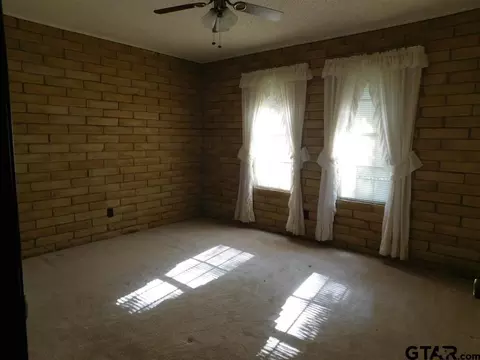 209 Maple, Gilmer, TX 75644 photo 10