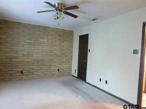 209 Maple, Gilmer, TX 75644 photo 11