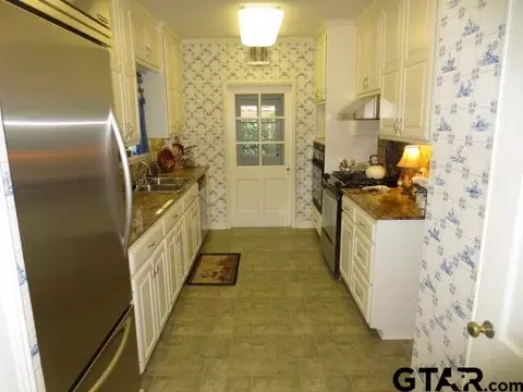 512 E Third, Tyler, TX 75701 photo 9