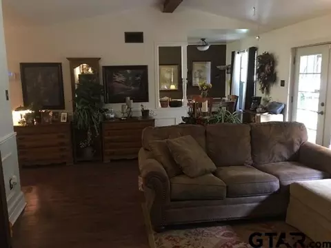 1209 Chad, Longview, TX 75604 photo 2