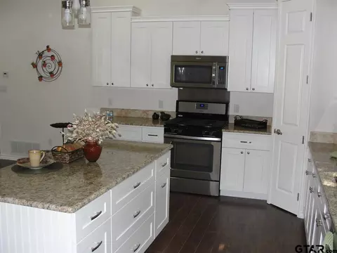 519 Colorado, Van, TX 75790 photo 5