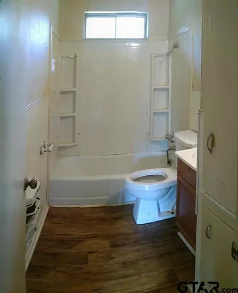 916 Schley, Gilmer, TX 75644 photo 5