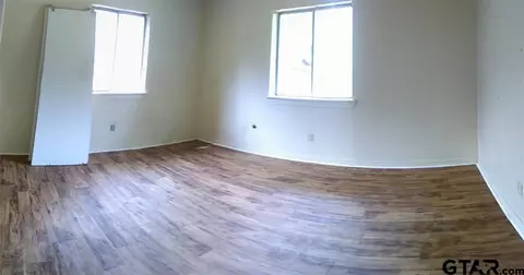 916 Schley, Gilmer, TX 75644 photo 8