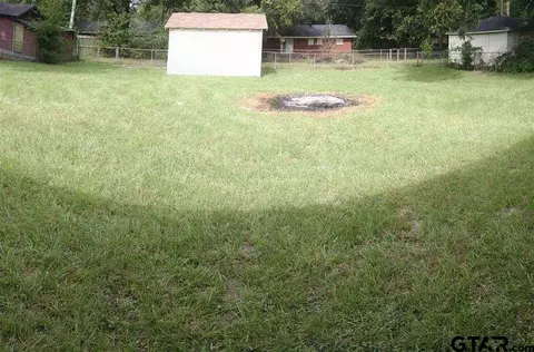 916 Schley, Gilmer, TX 75644 photo 9