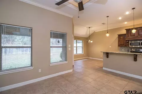 402 E Pirate St, Longview, TX 75604 photo 8