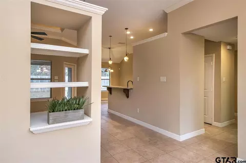 402 E Pirate St, Longview, TX 75604 photo 6