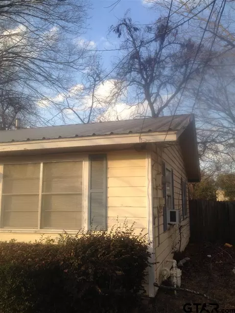 105 E Ln, Quitman, TX 75783 photo 4