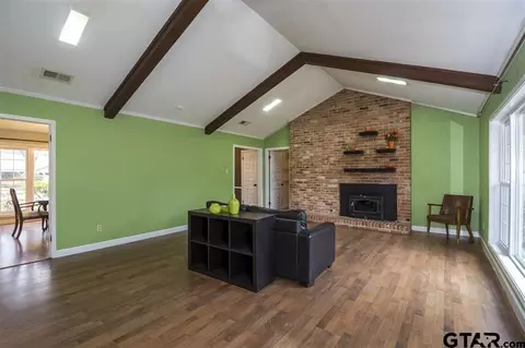 304 Beverly, Longview, TX 75601 photo 8