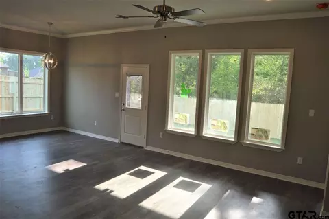 1744 Austin, Tyler, TX 75701 photo 3