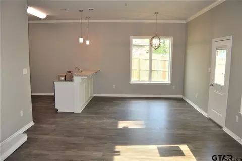 1744 Austin, Tyler, TX 75701 photo 6