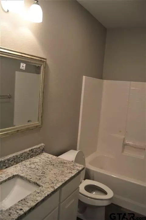 1744 Austin, Tyler, TX 75701 photo 12