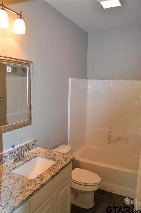1744 Austin, Tyler, TX 75701 photo 14