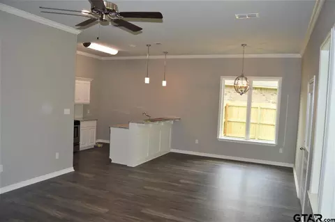1744 Austin, Tyler, TX 75701 photo 8