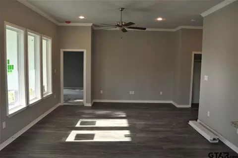 1744 Austin, Tyler, TX 75701 photo 4