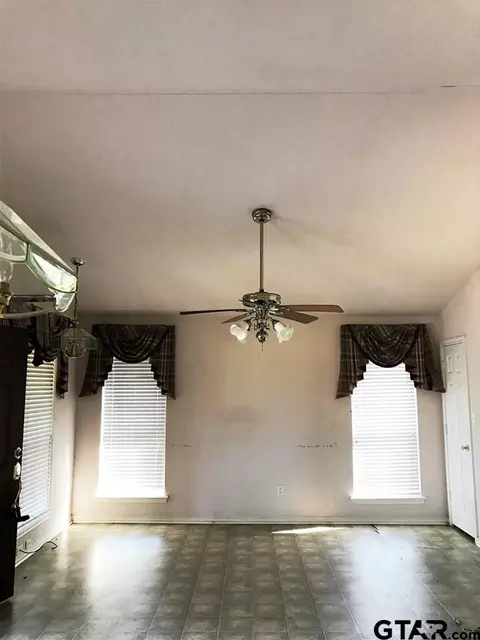 1102 E 3rd St, Mount Pleasant, TX 75455 photo 3