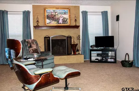 302 Hideaway Ln E, Hideaway, TX 75771 photo 12