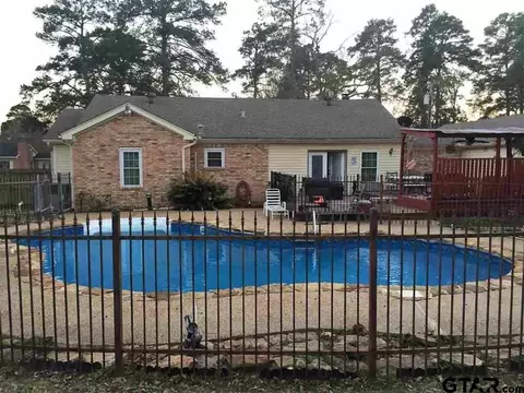 708 Pine St, Gilmer, TX 75644 photo 10
