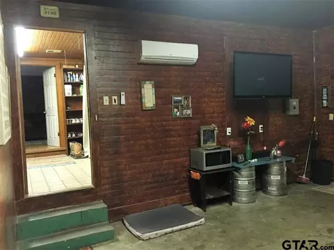 708 Pine St, Gilmer, TX 75644 photo 2