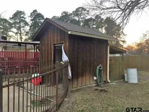 708 Pine St, Gilmer, TX 75644 photo 9