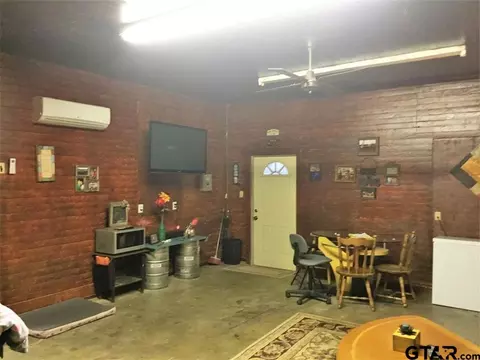 708 Pine St, Gilmer, TX 75644 photo 3