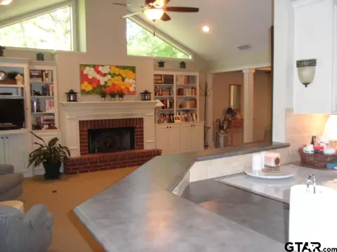 562 Hideaway Ln E, Hideaway, TX 75771 photo 3