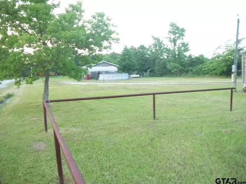 455 Rust St, Avery, TX 75554 photo 4