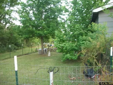 455 Rust St, Avery, TX 75554 photo 10