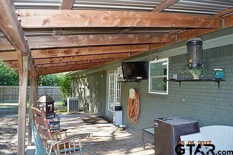 105 Mockingbird, Gilmer, TX 75645 photo 5