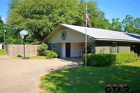 105 Mockingbird, Gilmer, TX 75645 photo 2