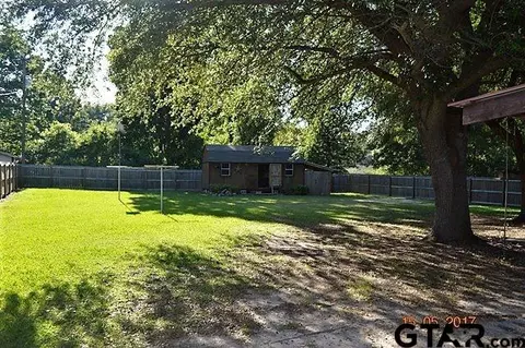 105 Mockingbird, Gilmer, TX 75645 photo 6