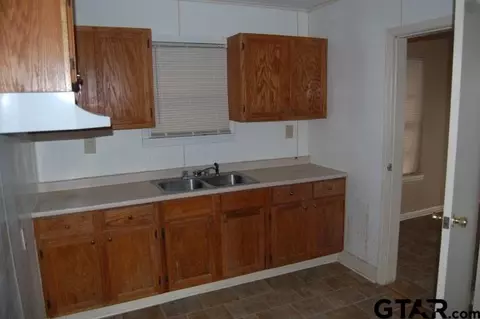 1329 E Commerce, Tyler, TX 75702 photo 6