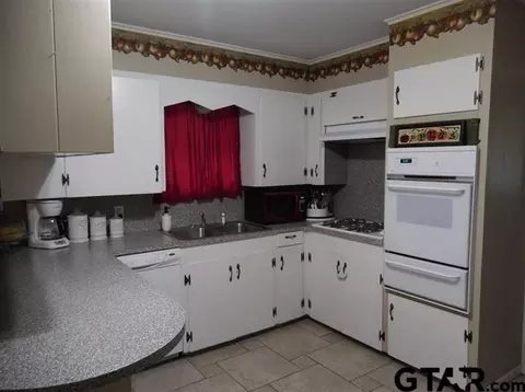203 Mockingbird, Gilmer, TX 75644 photo 9
