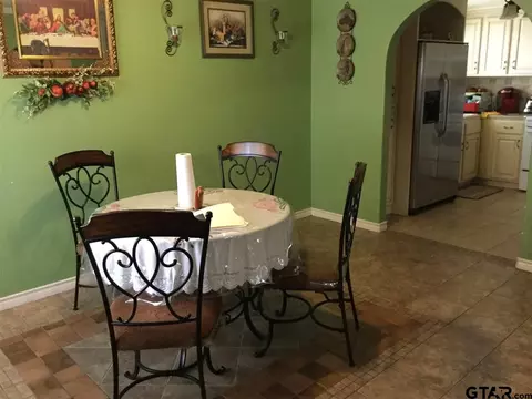 2419 Devine, Tyler, TX 75701 photo 2