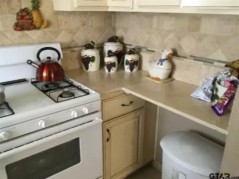 2419 Devine, Tyler, TX 75701 photo 5