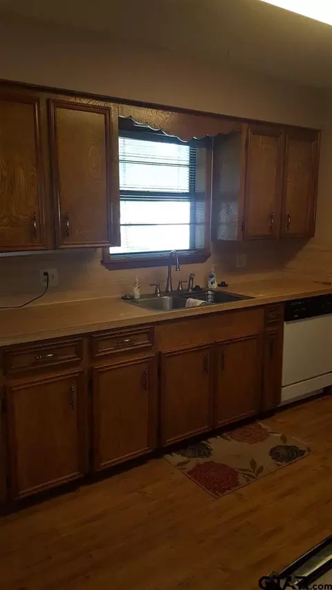 203 Kickapoo Trl, Henderson, TX 75652 photo 12