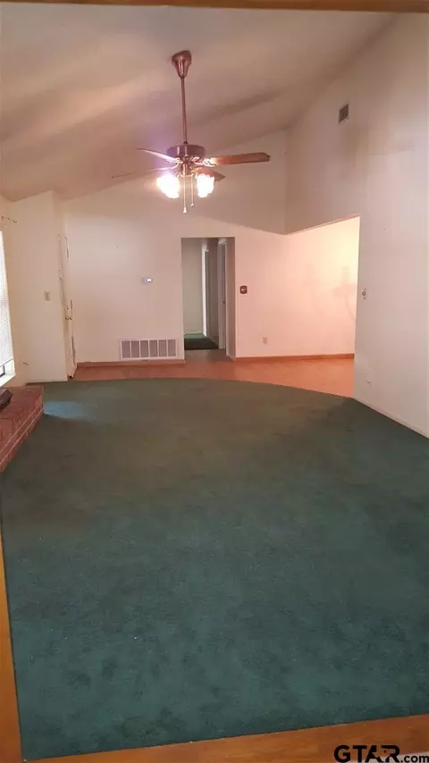 203 Kickapoo Trl, Henderson, TX 75652 photo 7