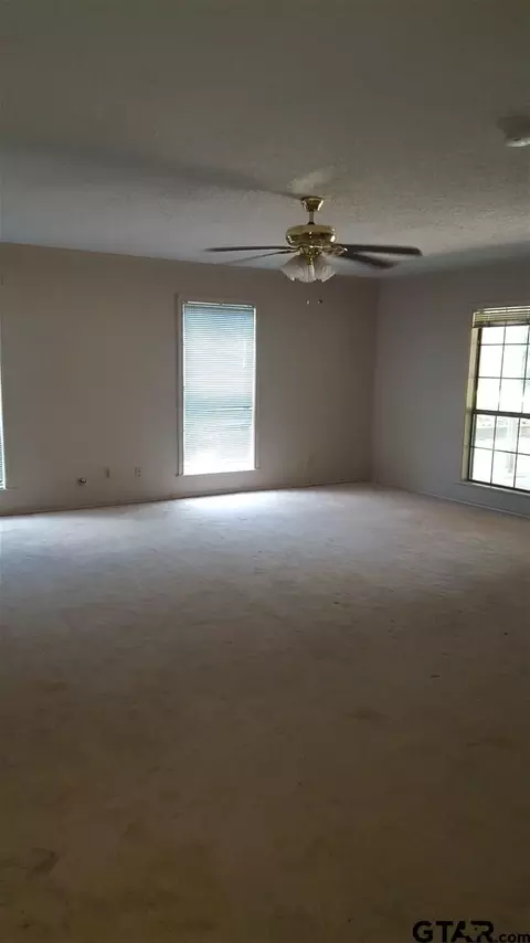 203 Kickapoo Trl, Henderson, TX 75652 photo 9