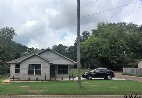 702 S Florey, Mount Pleasant, TX 75455 photo 2