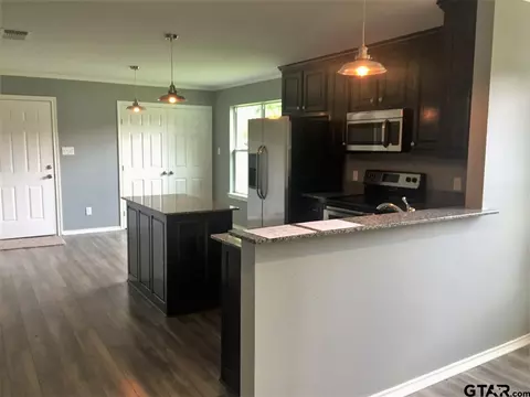 702 S Florey, Mount Pleasant, TX 75455 photo 5