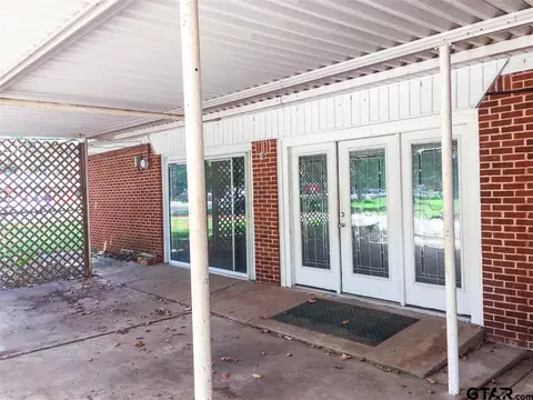 684 E Main, Van, TX 75790 photo 3