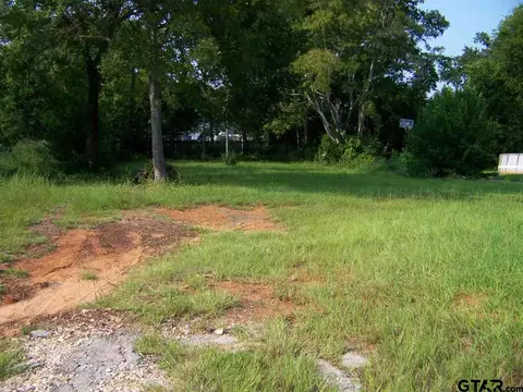 720 Kickapoo St, Jacksonville, TX 75766 photo 5