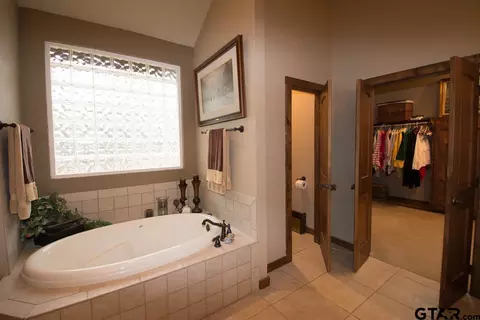 793 Eagle Point Dr E, Mount Vernon, TX 75457 photo 18