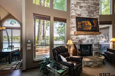 793 Eagle Point Dr E, Mount Vernon, TX 75457 photo 11