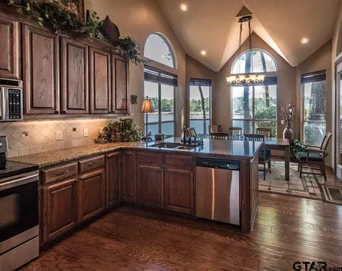 793 Eagle Point Dr E, Mount Vernon, TX 75457 photo 15