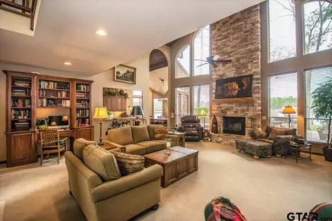 793 Eagle Point Dr E, Mount Vernon, TX 75457 photo 9