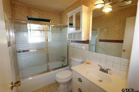 233 Hideaway Ln E, Hideaway, TX 75771 photo 16