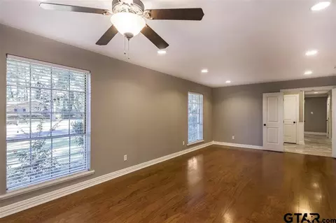 1612 Willowview St, Longview, TX 75604 photo 5