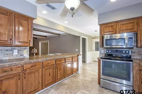 1612 Willowview St, Longview, TX 75604 photo 13