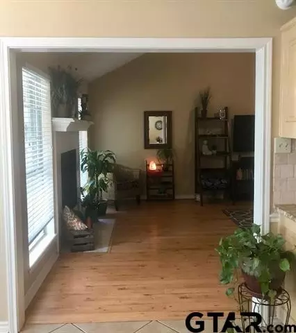 3717 Mark Dr, Longview, TX 75604 photo 5